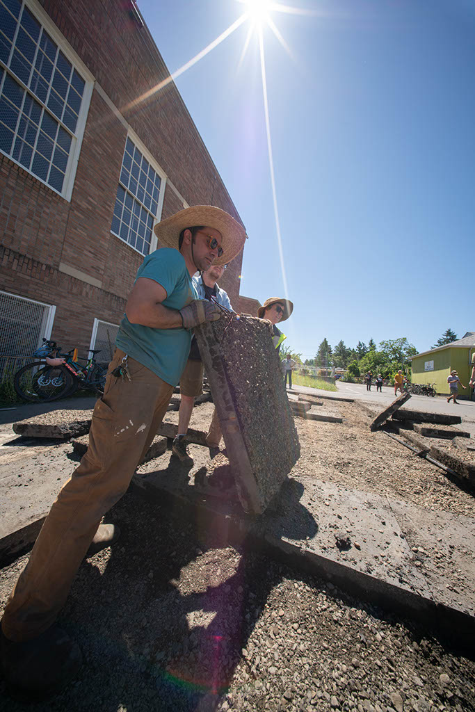 Depave- foto di Keaton Rogers