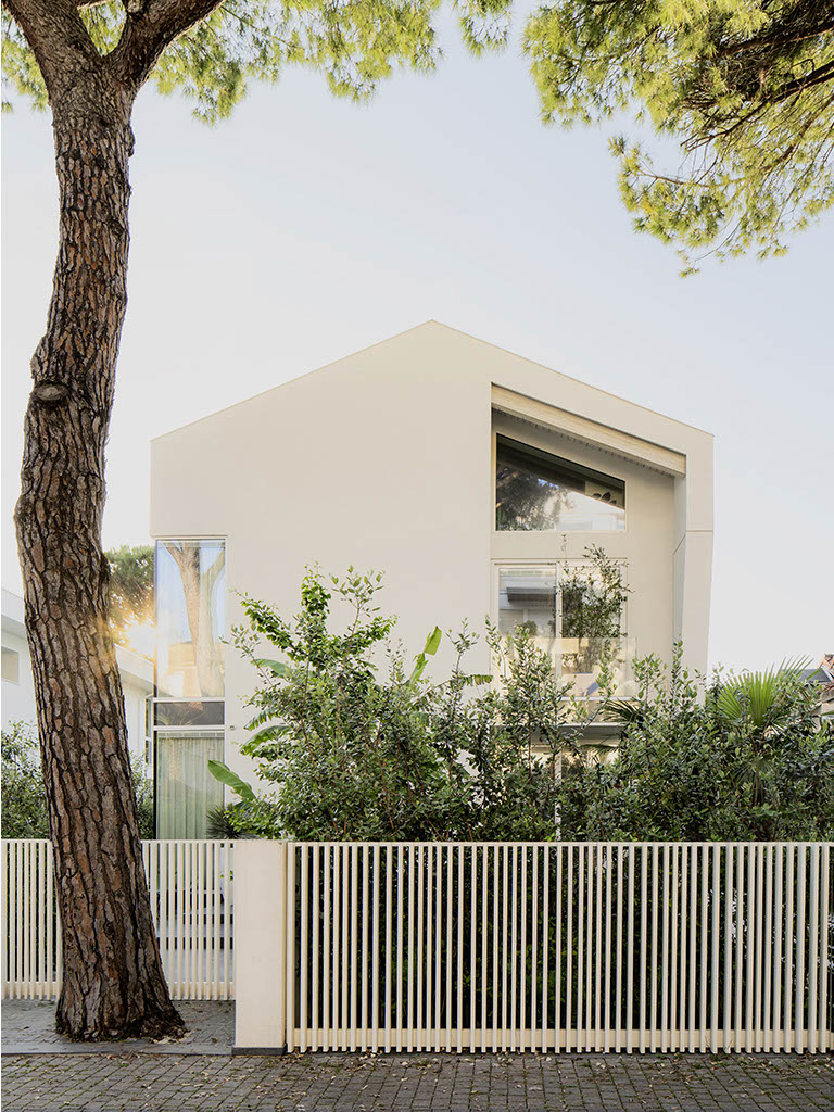 Black Stone Villa b Ph Marco Tacchini